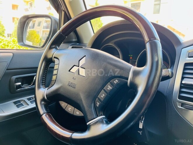 Mitsubishi Pajero 2017, 135,000 km - 3.0 l - Bakı