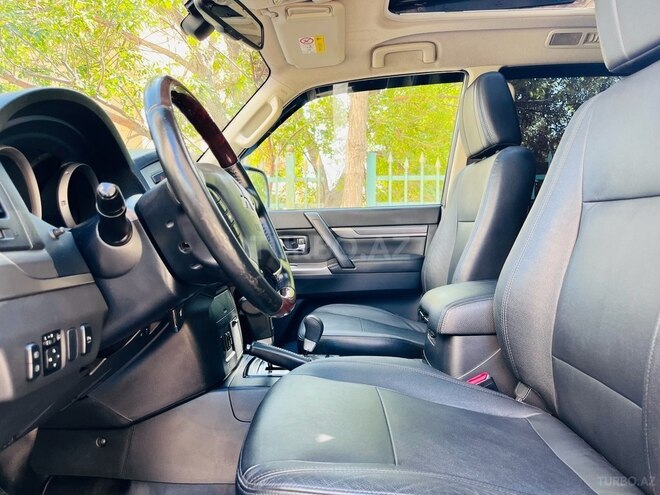 Mitsubishi Pajero 2017, 135,000 km - 3.0 l - Bakı