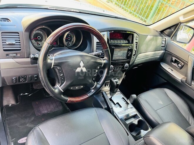 Mitsubishi Pajero 2017, 135,000 km - 3.0 l - Bakı