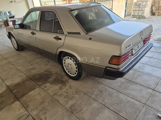 Mercedes 190 1991, 489,885 km - 2.0 l - Sabirabad