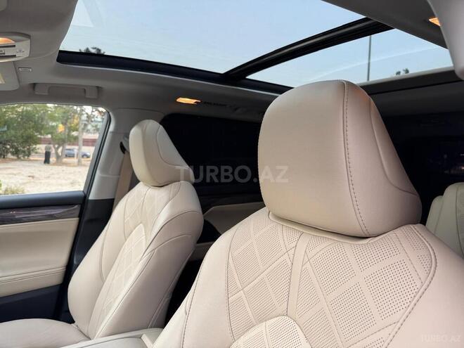 Toyota Highlander 2023, 37,800 km - 2.5 l - Bakı