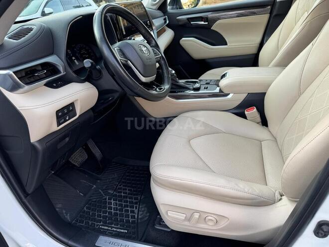 Toyota Highlander 2023, 37,800 km - 2.5 l - Bakı