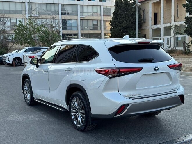 Toyota Highlander 2023, 37,800 km - 2.5 l - Bakı