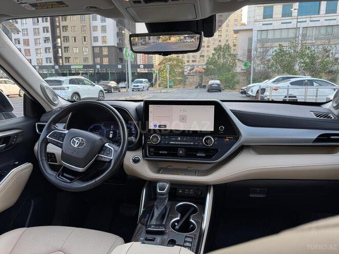 Toyota Highlander 2023, 37,800 km - 2.5 l - Bakı