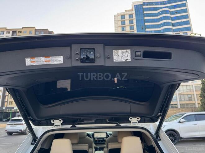 Toyota Highlander 2023, 37,800 km - 2.5 l - Bakı