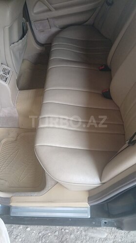 Mercedes E 230 1996, 325,000 km - 2.3 l - Qusar