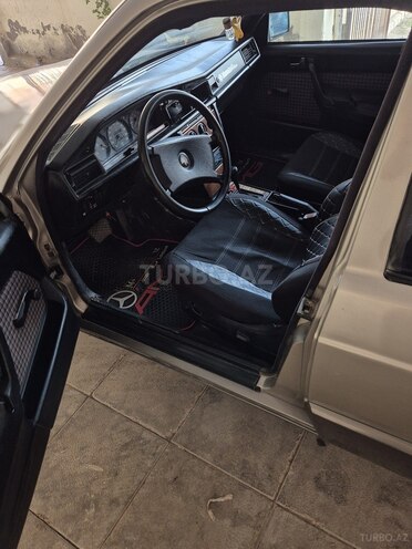 Mercedes 190 1991, 489,885 km - 2.0 l - Sabirabad