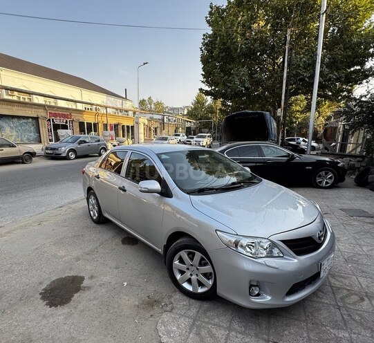 Toyota Corolla 2011, 173,000 km - 1.4 l - Bakı