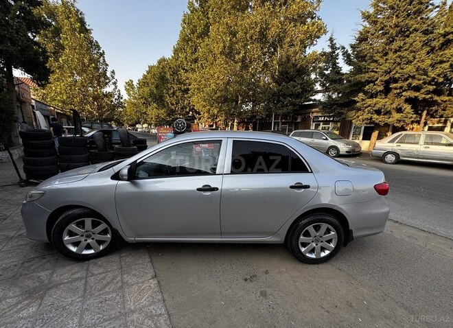 Toyota Corolla 2011, 173,000 km - 1.4 l - Bakı
