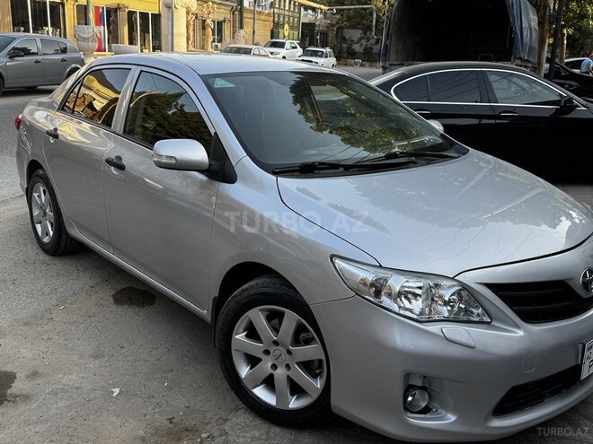 Toyota Corolla 2011, 173,000 km - 1.4 l - Bakı