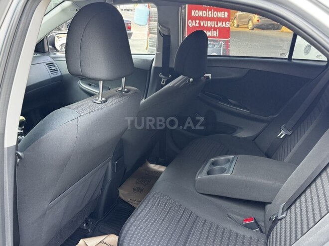 Toyota Corolla 2011, 173,000 km - 1.4 l - Bakı