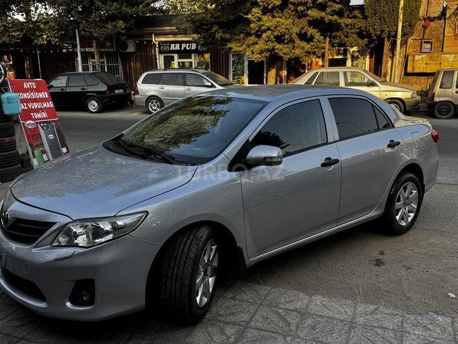 Toyota Corolla 2011, 173,000 km - 1.4 l - Bakı