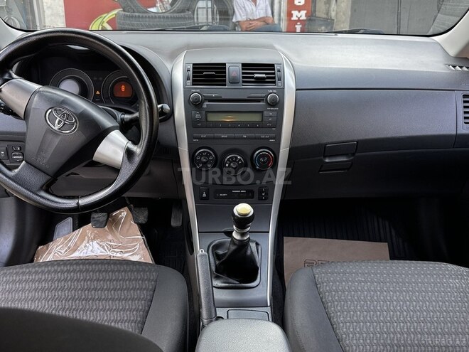 Toyota Corolla 2011, 173,000 km - 1.4 l - Bakı