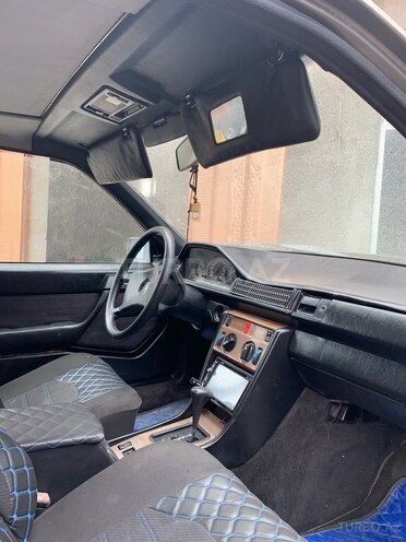 Mercedes E 260 1989, 224,334 km - 2.6 l - Quba