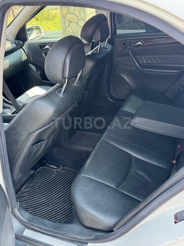 Mercedes C 240 2003, 250,636 km - 2.6 l - Şamaxı