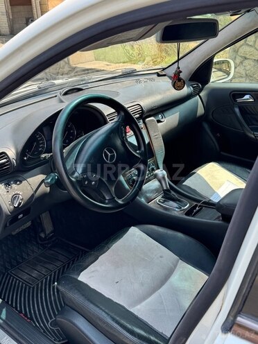 Mercedes C 240 2003, 250,636 km - 2.6 l - Şamaxı