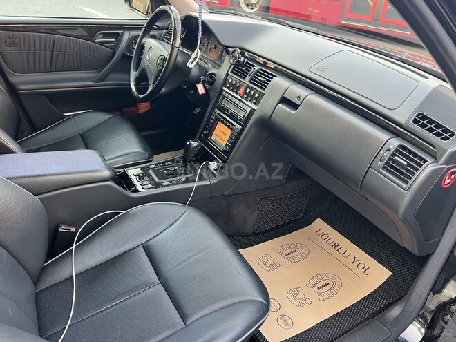 Mercedes E 320 2000, 270,000 km - 3.2 л - Bakı