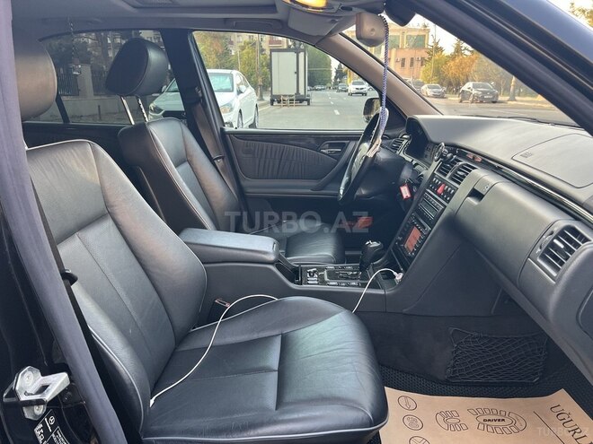 Mercedes E 320 2000, 270,000 km - 3.2 л - Bakı
