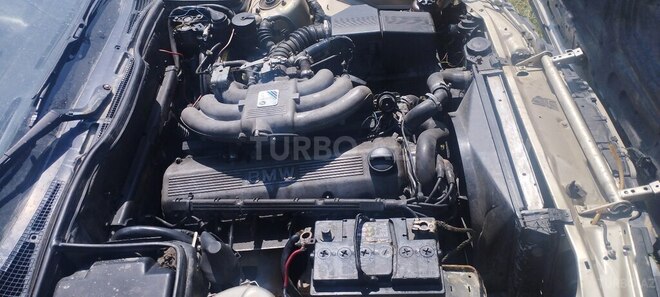 BMW 525 1988, 958,404 km - 2.5 l - Balakən