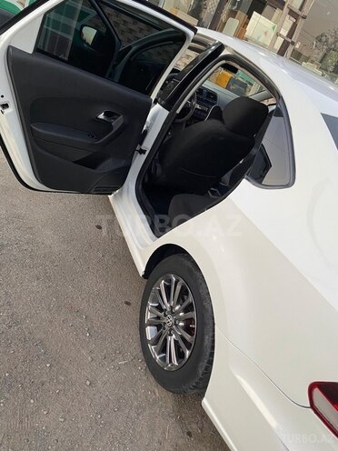 Volkswagen Polo 2018, 170,000 km - 1.6 l - Bərdə