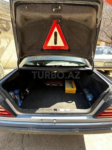 Mercedes E 220 1994, 498,000 km - 2.2 l - Bakı