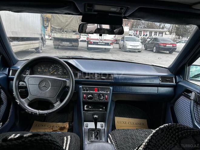 Mercedes E 220 1994, 498,000 km - 2.2 l - Bakı