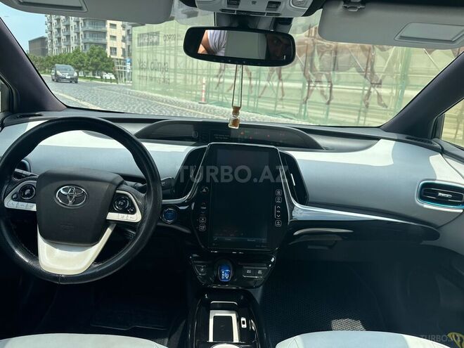 Toyota Prius 2018, 200,000 km - 1.8 l - Bakı
