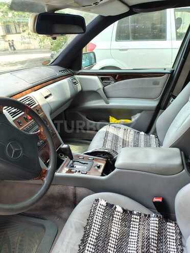 Mercedes E 230 1996, 338,000 km - 2.3 l - Bakı