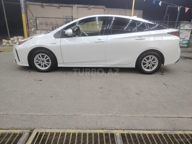 Toyota Prius 2019, 180,000 km - 1.8 л - Bakı