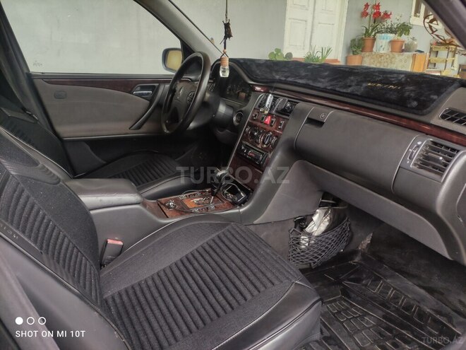 Mercedes E 200 2000, 600,000 km - 2.0 l - Şirvan