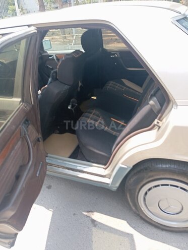 Mercedes E 250 1991, 317,000 km - 2.5 л - Bakı