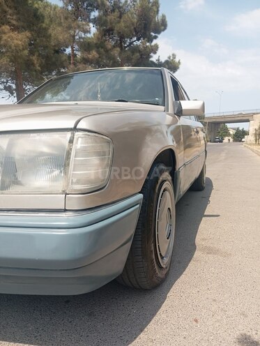 Mercedes E 250 1991, 317,000 km - 2.5 л - Bakı