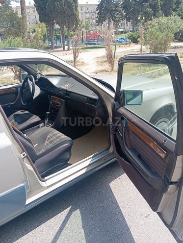 Mercedes E 250 1991, 317,000 km - 2.5 л - Bakı
