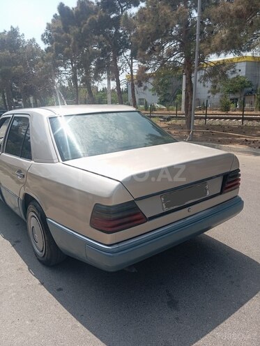 Mercedes E 250 1991, 317,000 km - 2.5 л - Bakı