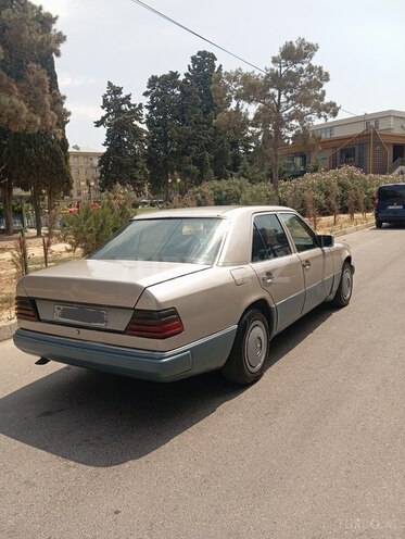 Mercedes E 250 1991, 317,000 km - 2.5 л - Bakı