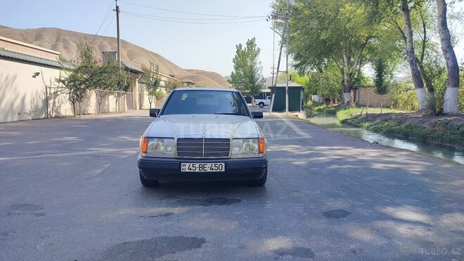 Mercedes E 230 1988, 300,000 km - 2.3 l - Göyçay