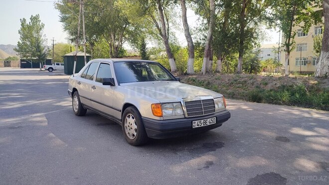 Mercedes E 230 1988, 300,000 km - 2.3 l - Göyçay