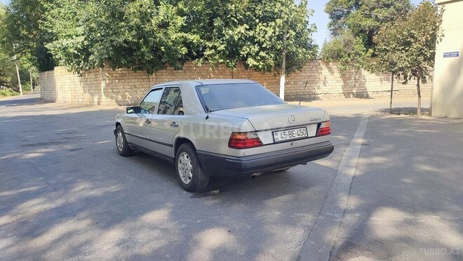 Mercedes E 230 1988, 300,000 km - 2.3 l - Göyçay