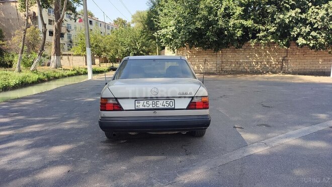 Mercedes E 230 1988, 300,000 km - 2.3 l - Göyçay