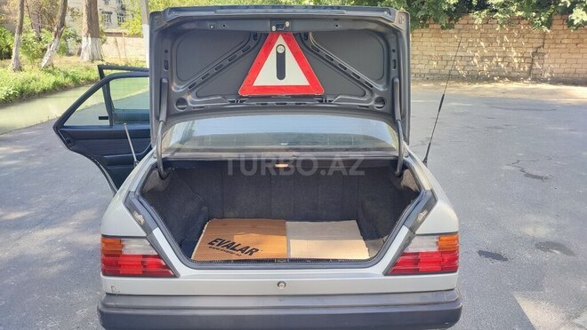 Mercedes E 230 1988, 300,000 km - 2.3 l - Göyçay