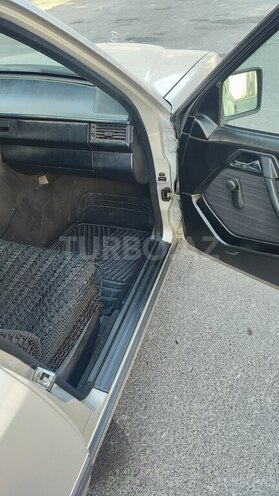 Mercedes E 230 1988, 300,000 km - 2.3 l - Göyçay