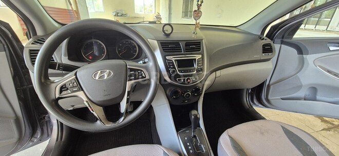 Hyundai Accent 2015, 240,000 km - 1.6 л - Bakı
