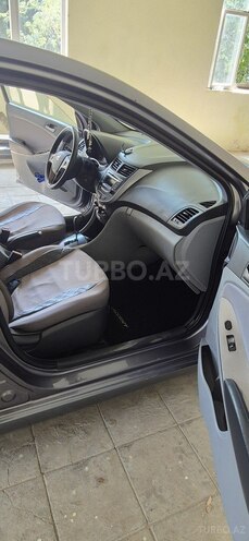 Hyundai Accent 2015, 240,000 km - 1.6 л - Bakı