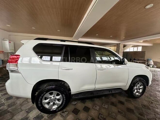 Toyota Land Cruiser Prado 2010, 274,000 km - 2.7 л - Bakı