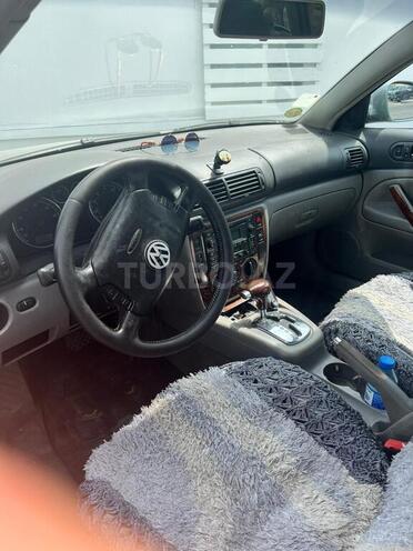 Volkswagen Passat 2004, 333,000 km - 1.8 l - Bakı