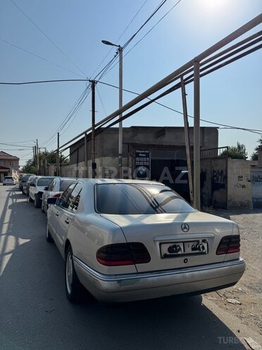 Mercedes E 220 1999, 530,000 km - 2.2 l - Sumqayıt