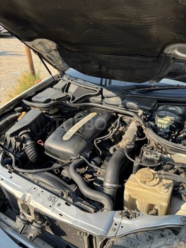 Mercedes E 220 1999, 530,000 km - 2.2 l - Sumqayıt