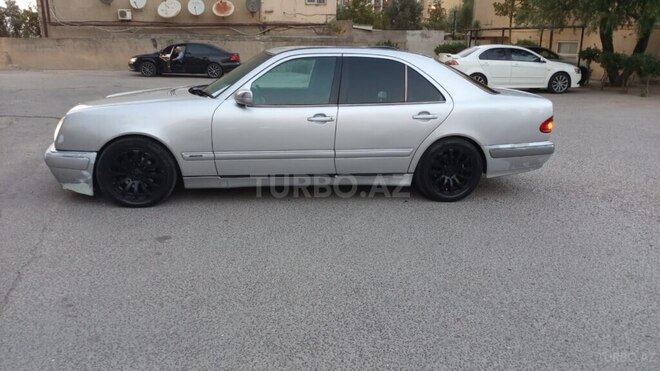 Mercedes E 300 1997, 25,666 km - 3.0 l - Babək