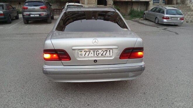 Mercedes E 300 1997, 25,666 km - 3.0 l - Babək