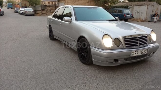 Mercedes E 300 1997, 25,666 km - 3.0 l - Babək